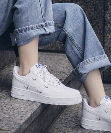 Buty Nike WMNS AIR FORCE 1 '07 LX (CT1990-100) White